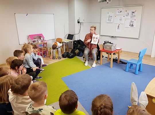 Poznajemy zawody - spotkanie z projektantką i makijażystką