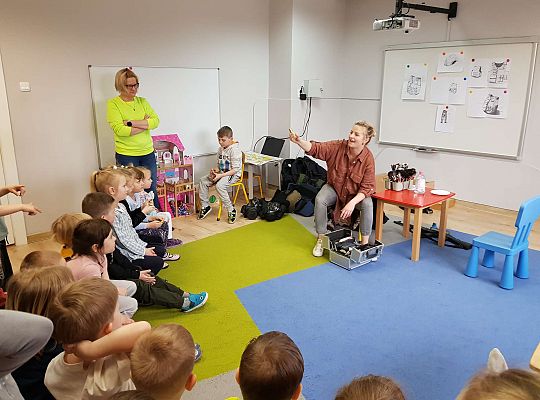 Poznajemy zawody - spotkanie z projektantką i makijażystką