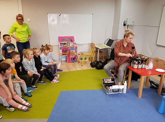 Poznajemy zawody - spotkanie z projektantką i makijażystką