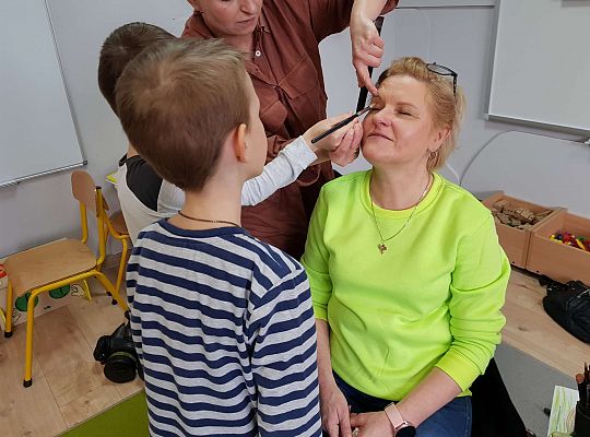 Poznajemy zawody - spotkanie z projektantką i makijażystką