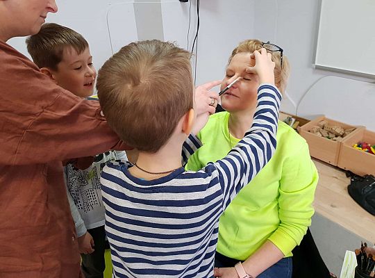 Poznajemy zawody - spotkanie z projektantką i makijażystką