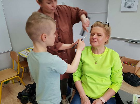 Poznajemy zawody - spotkanie z projektantką i makijażystką