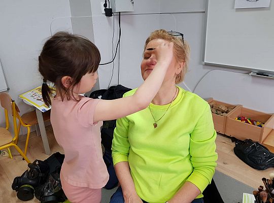 Poznajemy zawody - spotkanie z projektantką i makijażystką