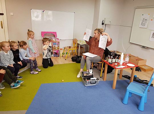 Poznajemy zawody - spotkanie z projektantką i makijażystką