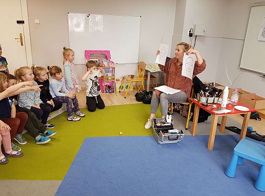 Poznajemy zawody - spotkanie z projektantką i makijażystką