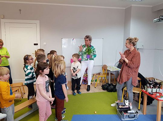 Poznajemy zawody - spotkanie z projektantką i makijażystką