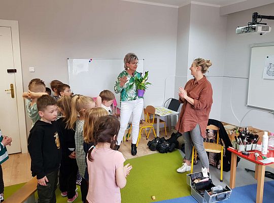 Poznajemy zawody - spotkanie z projektantką i makijażystką