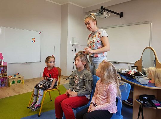 Poznajemy zawody - spotkanie z fryzjerką