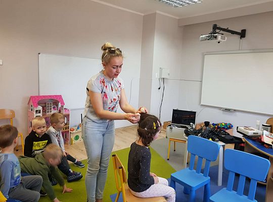 Poznajemy zawody - spotkanie z fryzjerką