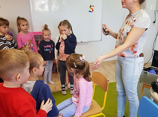 Poznajemy zawody - spotkanie z fryzjerką