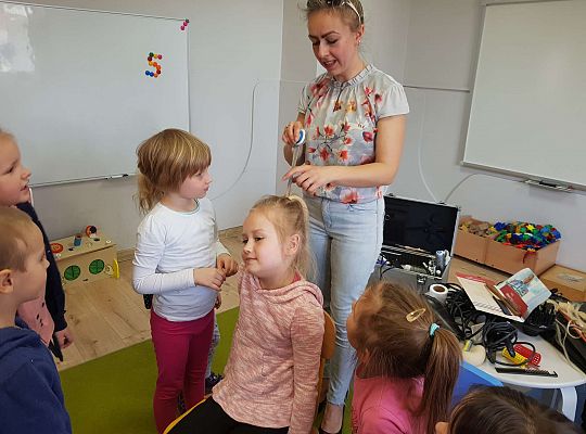 Poznajemy zawody - spotkanie z fryzjerką