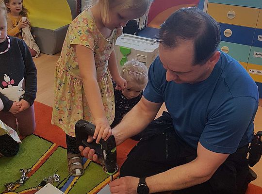 Gr. I i II - Poznajemy zawody - spotkanie ze stolarzem