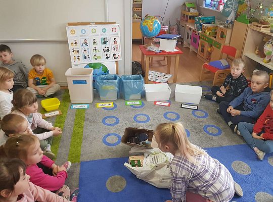 Gr. III Tydzień ekologiczny i udział w akcji "Sprzątanie Świata"