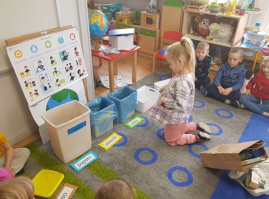 Gr. III Tydzień ekologiczny i udział w akcji "Sprzątanie Świata"