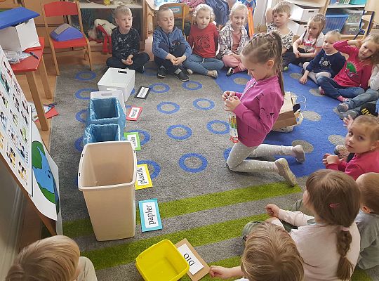 Gr. III Tydzień ekologiczny i udział w akcji "Sprzątanie Świata"