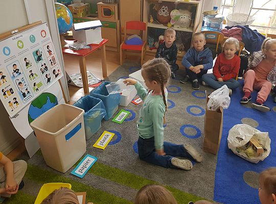 Gr. III Tydzień ekologiczny i udział w akcji "Sprzątanie Świata"