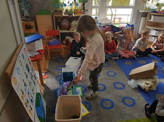 Gr. III Tydzień ekologiczny i udział w akcji "Sprzątanie Świata"