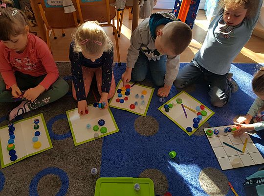 Gr. III Tydzień ekologiczny i udział w akcji "Sprzątanie Świata"