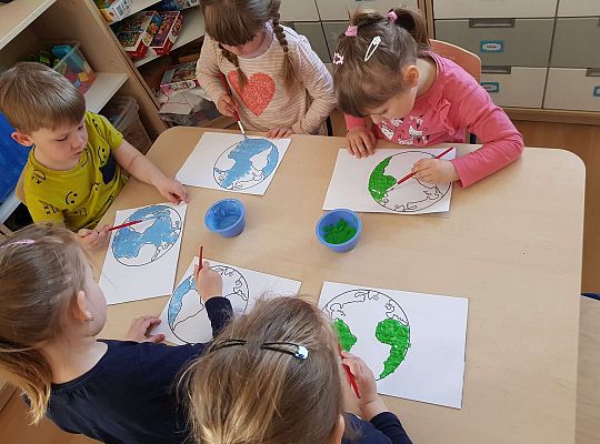 Gr. III Tydzień ekologiczny i udział w akcji "Sprzątanie Świata"