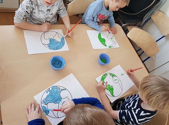 Gr. III Tydzień ekologiczny i udział w akcji "Sprzątanie Świata"