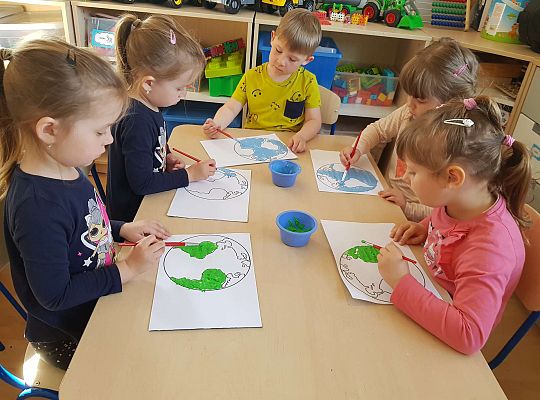 Gr. III Tydzień ekologiczny i udział w akcji "Sprzątanie Świata"
