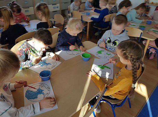 Gr. III Tydzień ekologiczny i udział w akcji "Sprzątanie Świata"