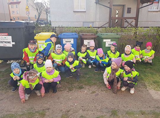 Gr. III Tydzień ekologiczny i udział w akcji "Sprzątanie Świata"