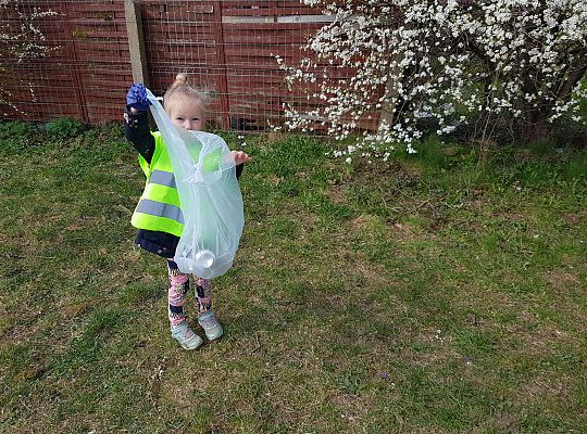 Gr. III Tydzień ekologiczny i udział w akcji "Sprzątanie Świata"