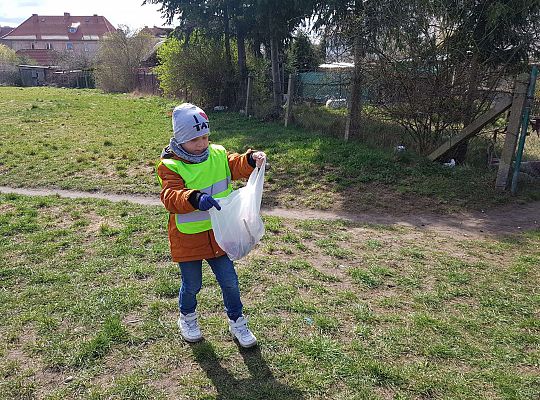 Gr. III Tydzień ekologiczny i udział w akcji "Sprzątanie Świata"