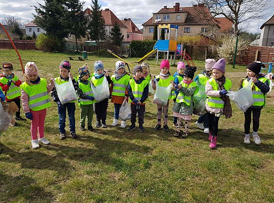 Gr. III Tydzień ekologiczny i udział w akcji "Sprzątanie Świata"