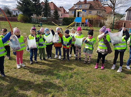 Gr. III Tydzień ekologiczny i udział w akcji "Sprzątanie Świata"