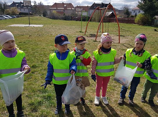 Gr. III Tydzień ekologiczny i udział w akcji "Sprzątanie Świata"