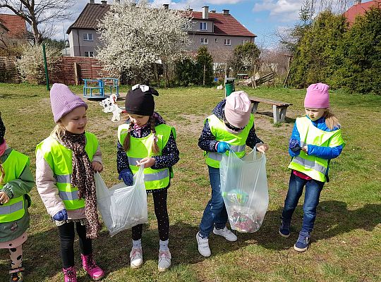 Gr. III Tydzień ekologiczny i udział w akcji "Sprzątanie Świata"