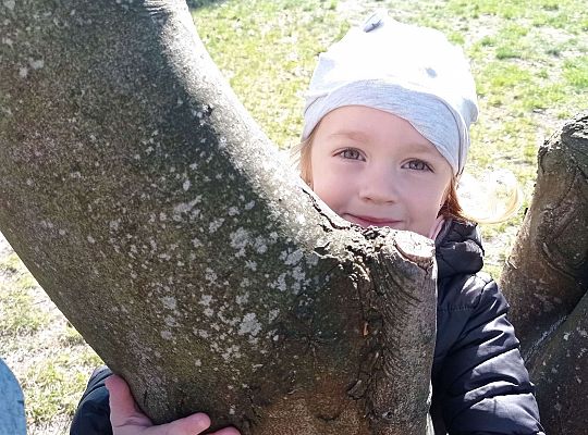 Gr. I "Dzień Ziemi" oraz spacer sensoryczny po ogrodzie