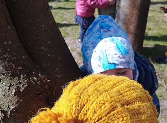 Gr. I "Dzień Ziemi" oraz spacer sensoryczny po ogrodzie