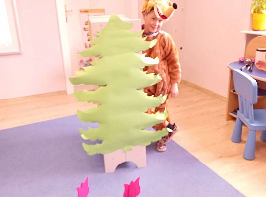 Gr. IV - Teatrzyk "Czerwony  Kapturek " w wykonaniu  dzieci