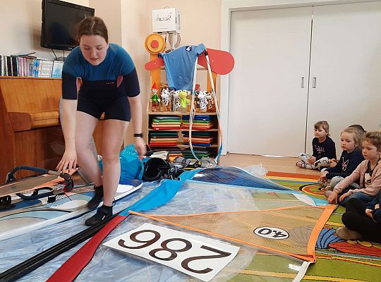 Gr. III i IV - "Aktywnie spędzamy czas wolny"- spotkanie z Zuzanną Gołębiewską członkinią Łebskiego Klubu Żeglarskiego