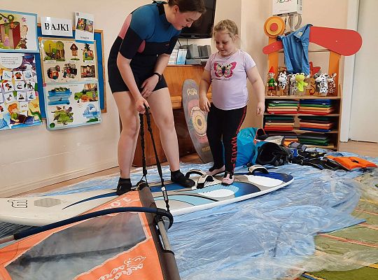 Gr. III i IV - "Aktywnie spędzamy czas wolny"- spotkanie z Zuzanną Gołębiewską członkinią Łebskiego Klubu Żeglarskiego