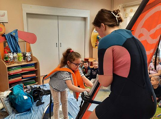 Gr. III i IV - "Aktywnie spędzamy czas wolny"- spotkanie z Zuzanną Gołębiewską członkinią Łebskiego Klubu Żeglarskiego