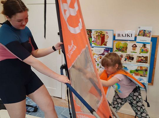 Gr. III i IV - "Aktywnie spędzamy czas wolny"- spotkanie z Zuzanną Gołębiewską członkinią Łebskiego Klubu Żeglarskiego