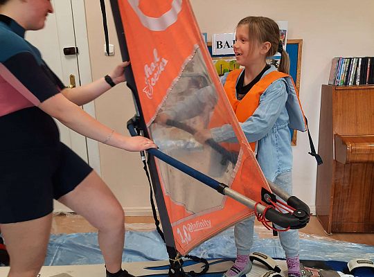 Gr. III i IV - "Aktywnie spędzamy czas wolny"- spotkanie z Zuzanną Gołębiewską członkinią Łebskiego Klubu Żeglarskiego