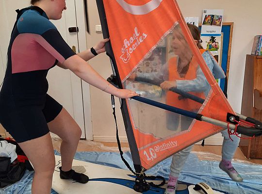 Gr. III i IV - "Aktywnie spędzamy czas wolny"- spotkanie z Zuzanną Gołębiewską członkinią Łebskiego Klubu Żeglarskiego