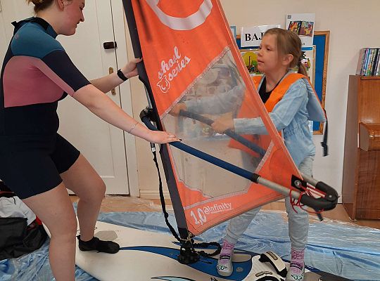 Gr. III i IV - "Aktywnie spędzamy czas wolny"- spotkanie z Zuzanną Gołębiewską członkinią Łebskiego Klubu Żeglarskiego