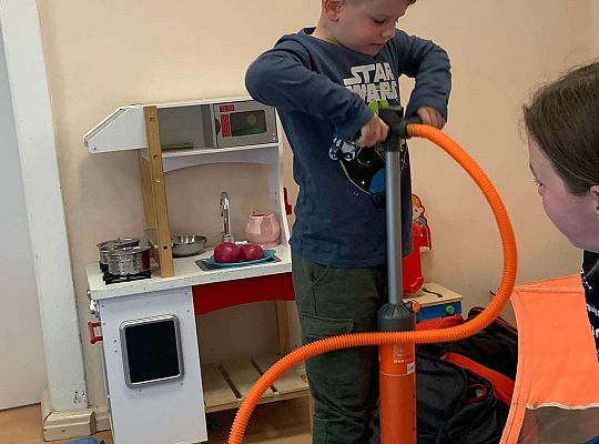 Gr. III i IV - "Aktywnie spędzamy czas wolny"- spotkanie z Zuzanną Gołębiewską członkinią Łebskiego Klubu Żeglarskiego