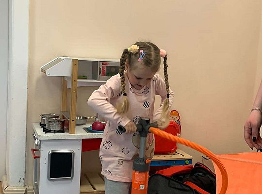 Gr. III i IV - "Aktywnie spędzamy czas wolny"- spotkanie z Zuzanną Gołębiewską członkinią Łebskiego Klubu Żeglarskiego