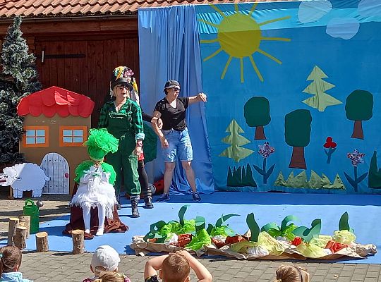 "Rzepka" w wykonaniu rodziców i nauczycieli