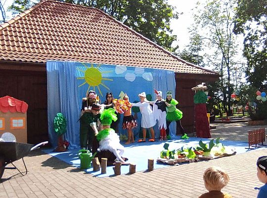 "Rzepka" w wykonaniu rodziców i nauczycieli