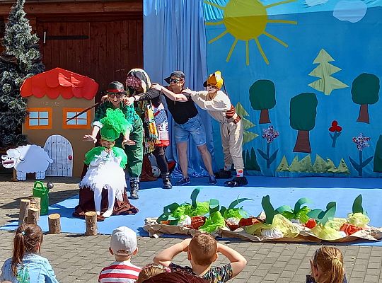 "Rzepka" w wykonaniu rodziców i nauczycieli