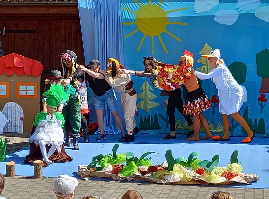 "Rzepka" w wykonaniu rodziców i nauczycieli