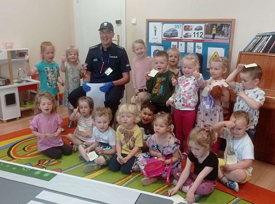 Gr. I i II Spotkanie z policjantem - tatą Zuzi i Zosi